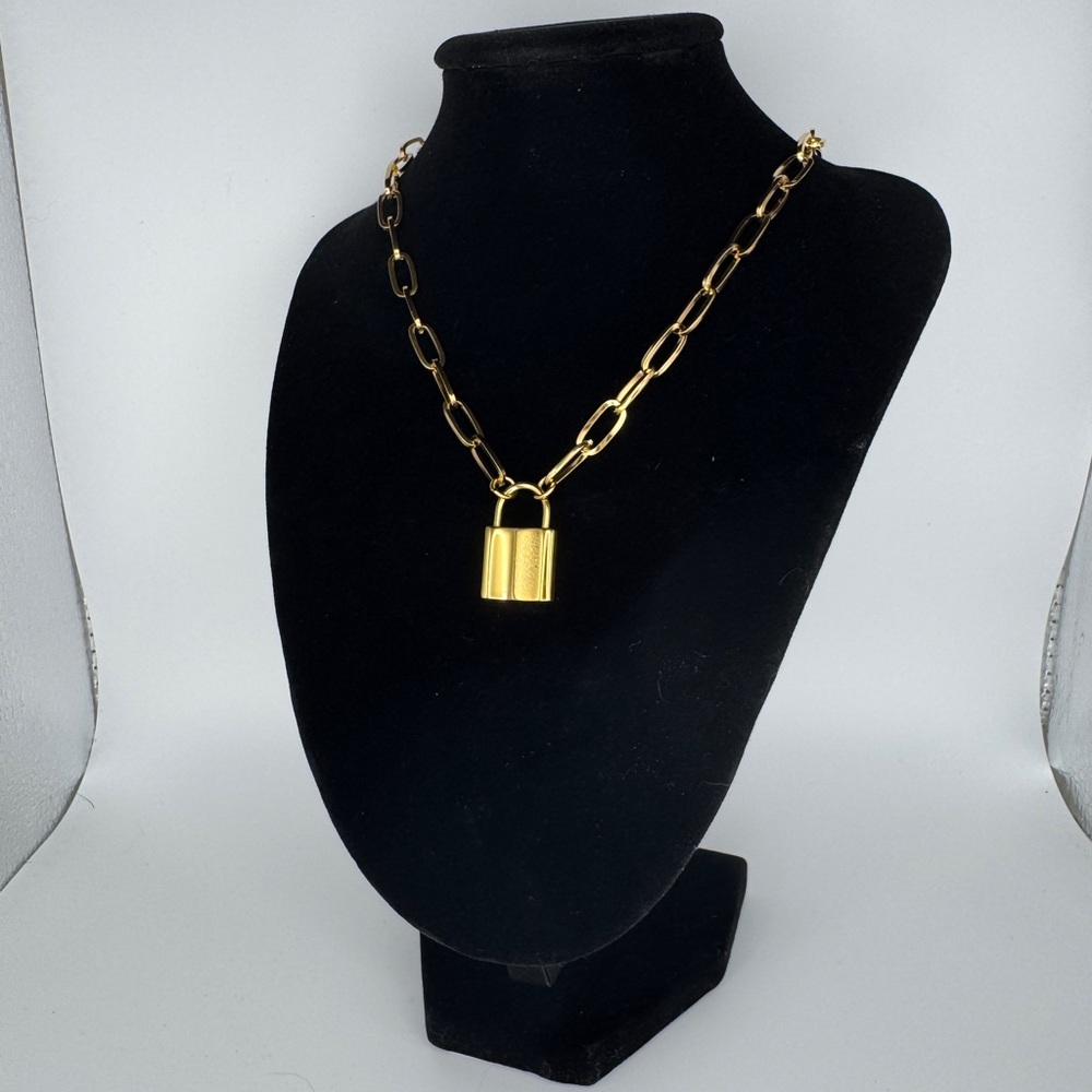 Gold Padlock Pendant Chain Necklace - Women Jewelry